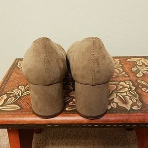 Suede Nine West Tan Heels